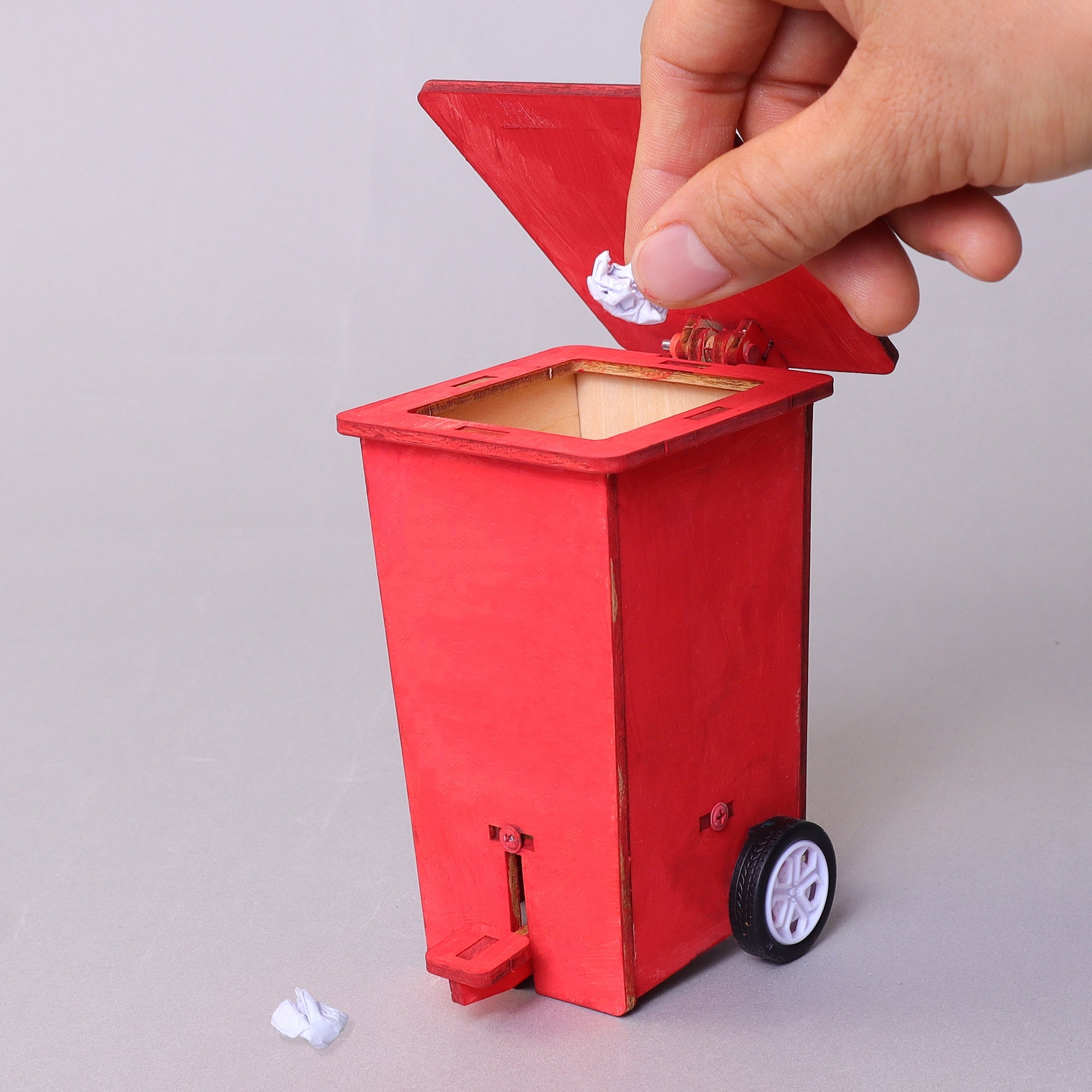 Build Paint Mini Trash Cans Set Desk