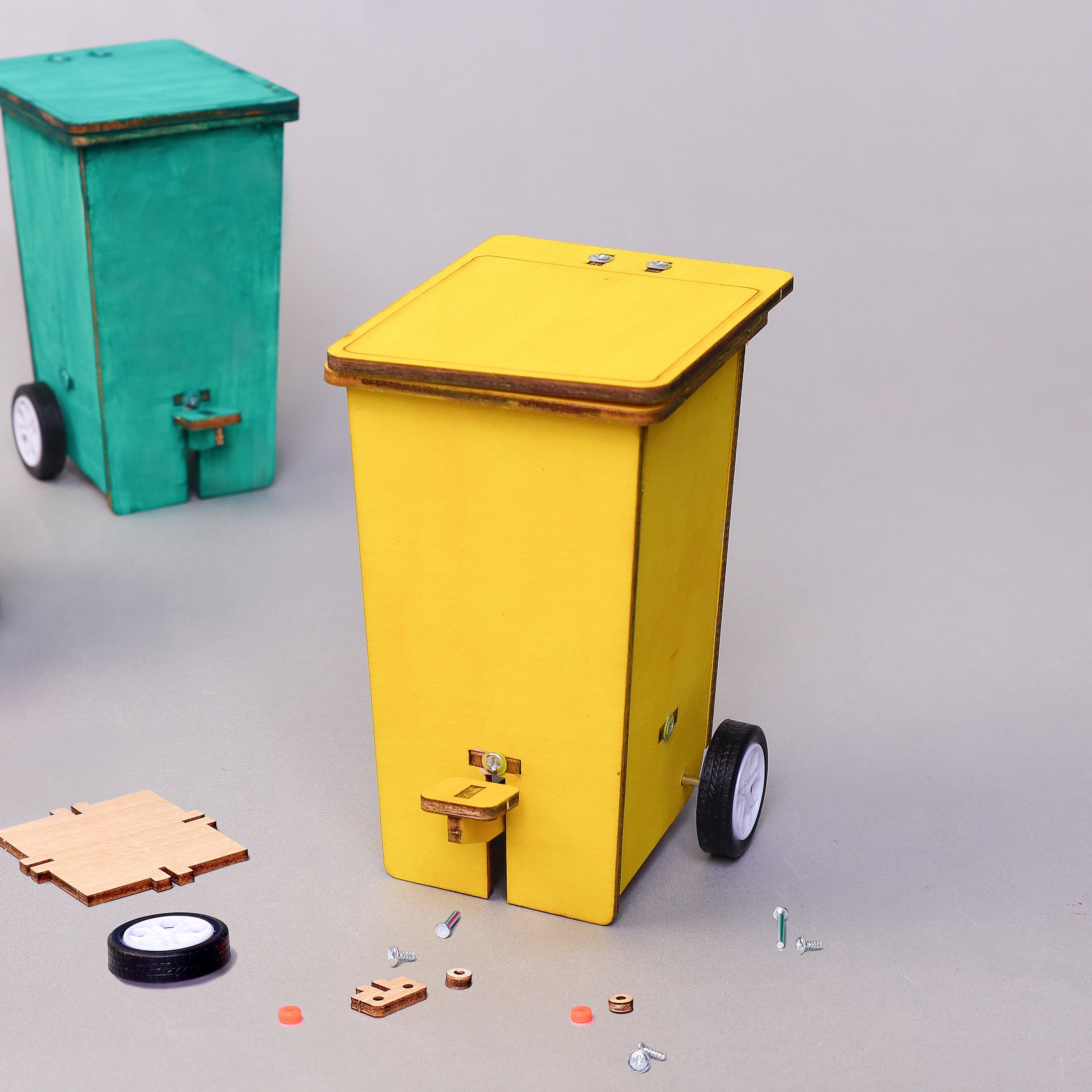 Build Paint Mini Trash Cans Set Desk