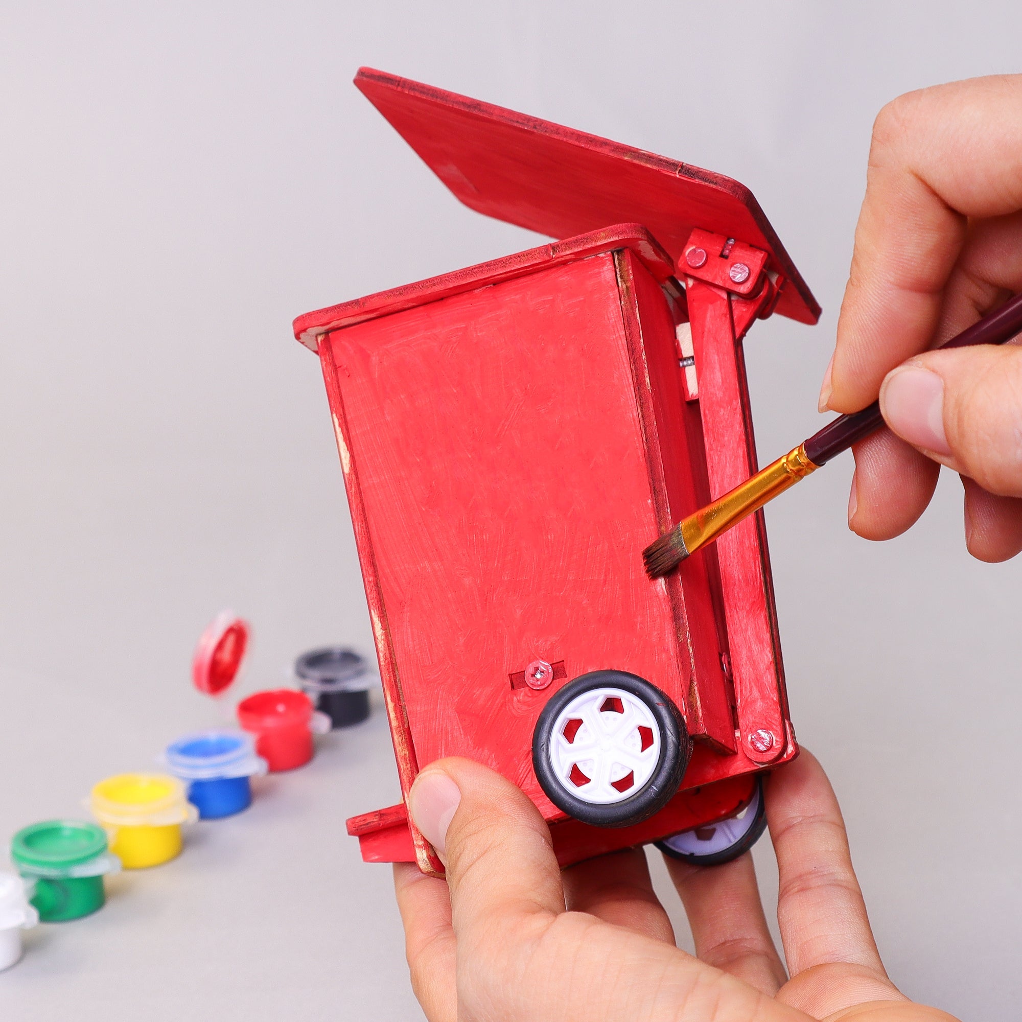 Build Paint Mini Trash Cans Set Desk